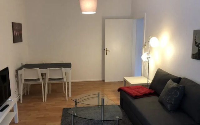 Living at Klassvilla - Newtown No. 2