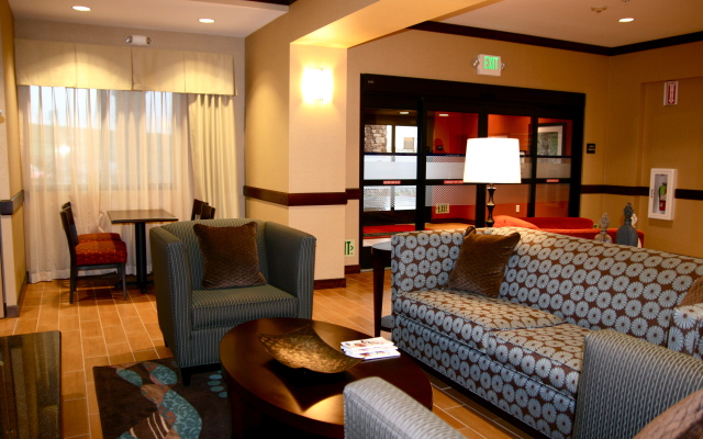 Hampton Inn & Suites Folsom