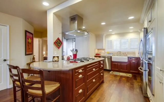 Gorgeous Ocean View Condo with Pool & Spa SURF9 by RedAwning