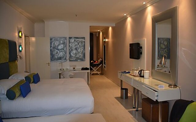 Peermont Metcourt Suites