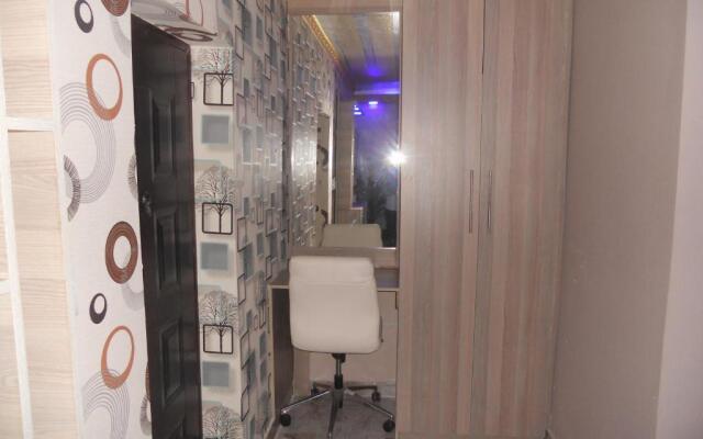 Gold Crown international Hotel