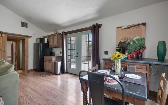 New! Luxury Casita W/hot-tub&firepit&countryviews