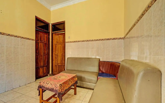Spot On 91677 Hotel Citra Dewi 3