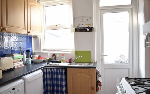 Quiet 1 Bedroom Home in South London