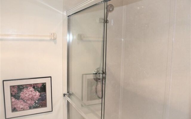 Jamaica Royale 402 - 2 Br Condo