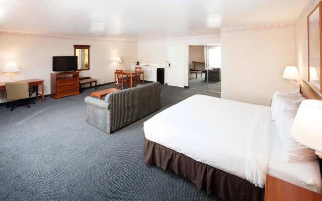 Red Lion Hotel & Conference Center - Seattle/Renton