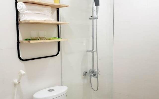 OYO 731 Yelo Hostel & Cafe