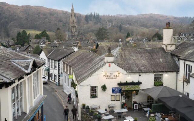 Spacious - 3 Storey Apartment - Central Ambleside - Outstanding Views
