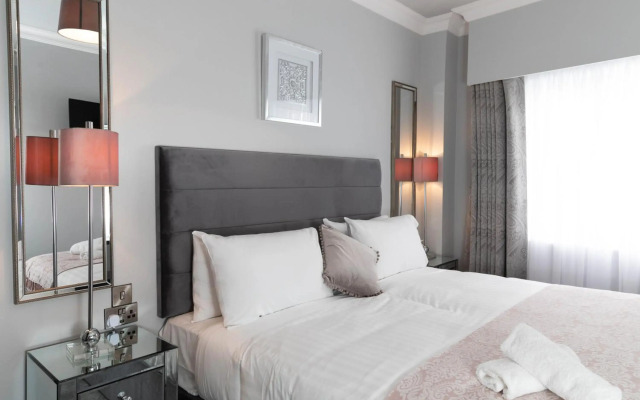 The House Hotel