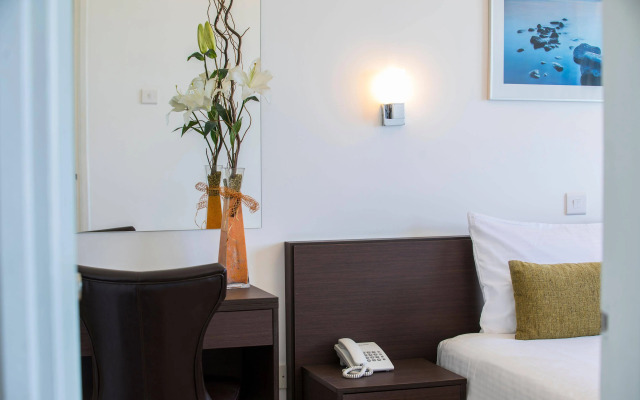 Costantiana Beach Hotel Apartments