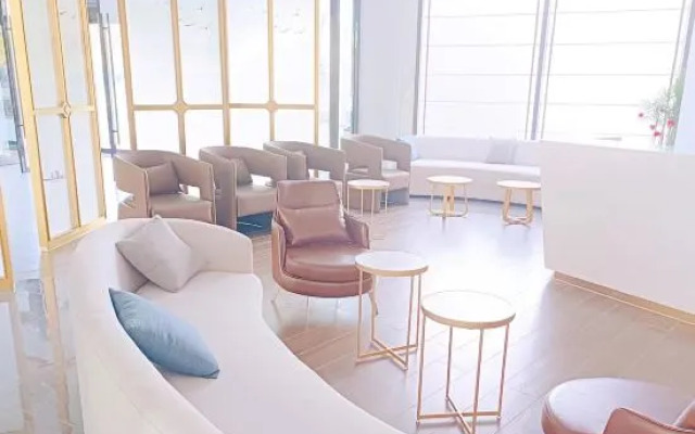 Shanghai Baolong Home Hotel (Ma'anshan Dangtu East Station Branch)