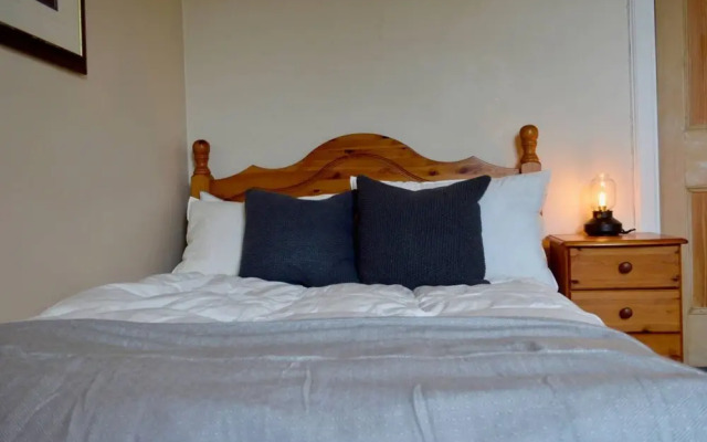 Charismatic 3 Bedroom Flat With Harry Potter Themes