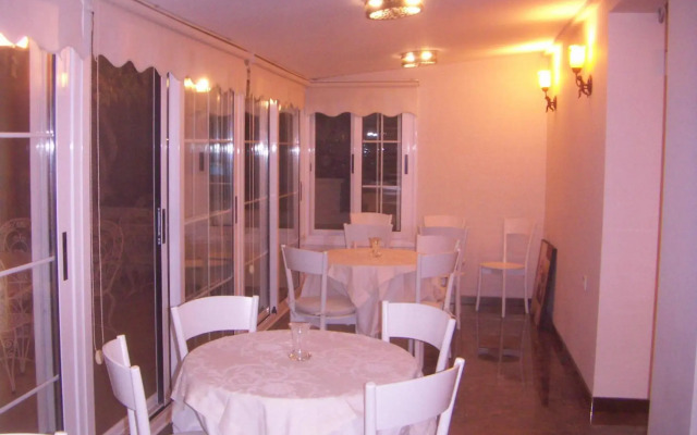 Melaike Otel