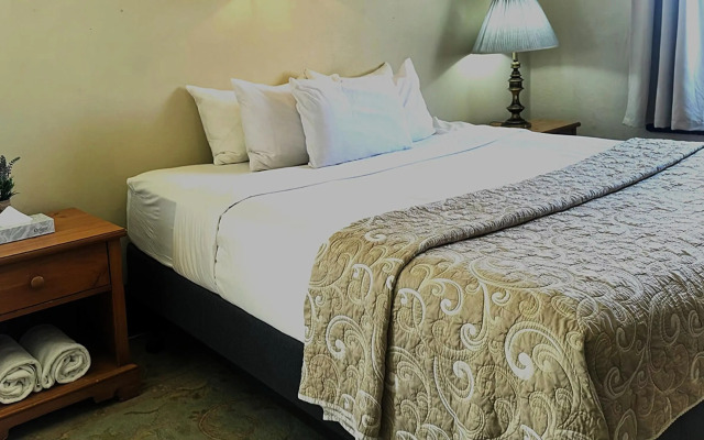 Riverside Hot Springs Inn & Spa - Adults Only