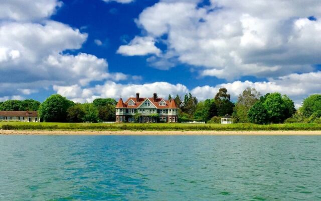 Manor House 10 Bed Home On Osea Island Essex