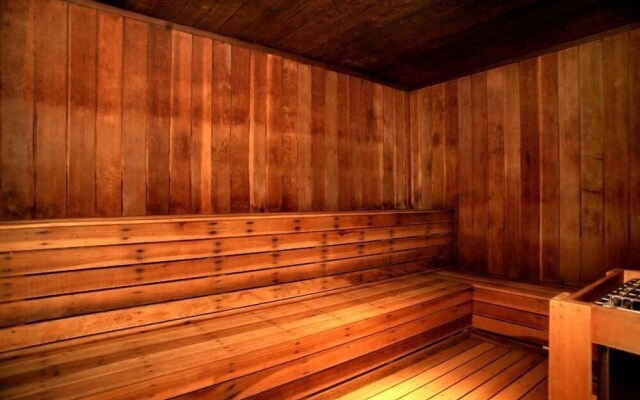 2 Bedroom Ski in, Ski out Mountain Vacation Rental Located Next to Historic Main Street in Downtown Breckenridge