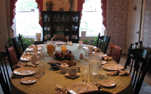 Vancleef Homestead Bed & Breakfast