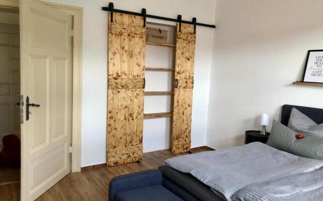 Liebevoll Sanierte, Großzugige Stadtwohnung, 70 Qm