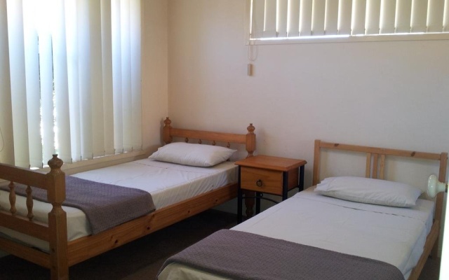 Huntington Villas – Guest Rooms – Warner