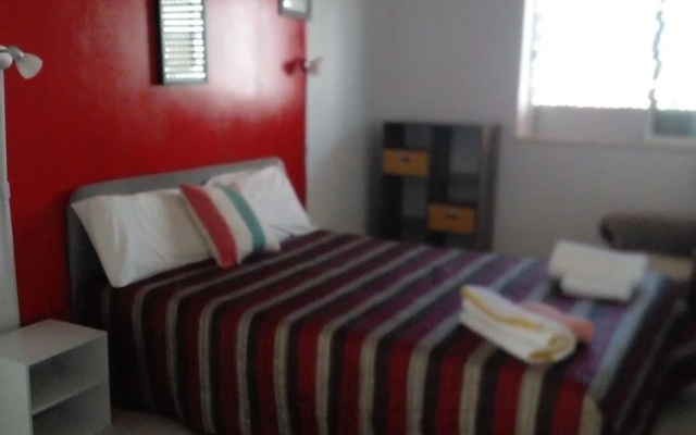 Lovely 4-bed Apartment in Estombar