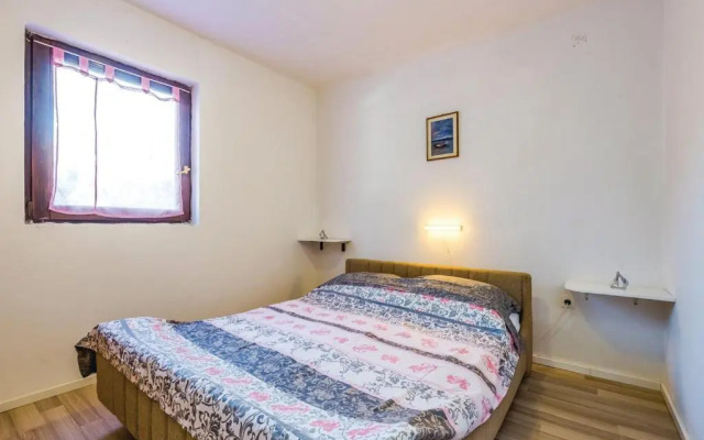 Three-Bedroom Apartment Jadranovo with an Outdoor Swimming Pool 08