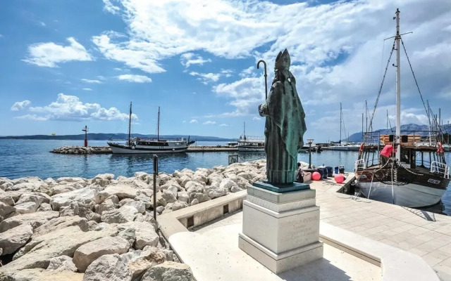 Amazing Home in Baska Voda With Wifi and 1 Bedrooms