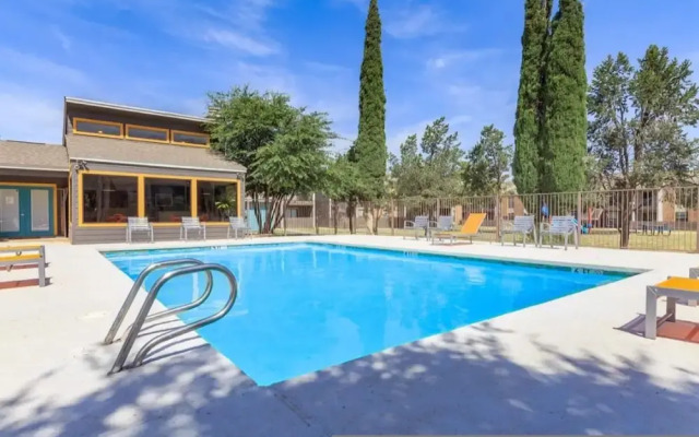 Midland Condo With Pool