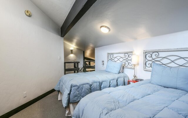 Wild Irishman 1064a by Summitcove Vacation Lodging