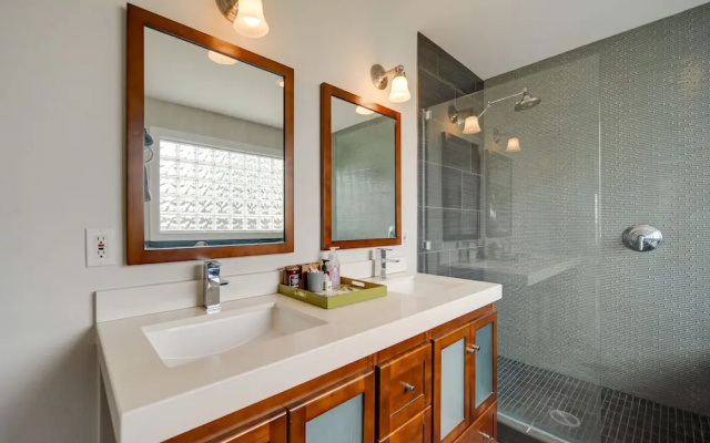 Pet-friendly Texas Retreat w/ Deck & Gas Grill!