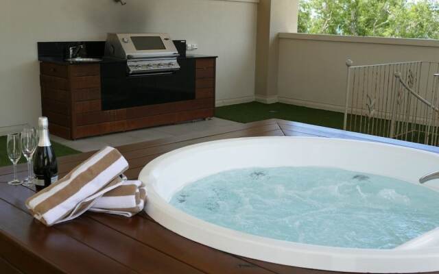 Palm Cove Private Penthouse 422-423