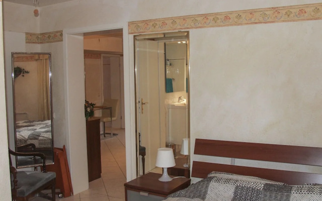 Tolstov-Hotels Apartment