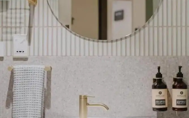 Aerotel Sydney - Inside International Terminal Airport