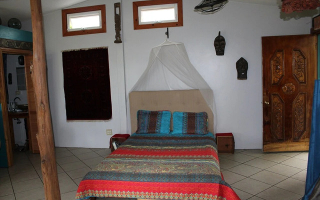 Sweet Spot Stay - Tikis and Treetops