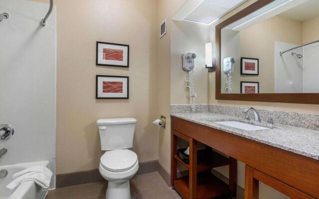 Comfort Inn & Suites Sacramento - University Area