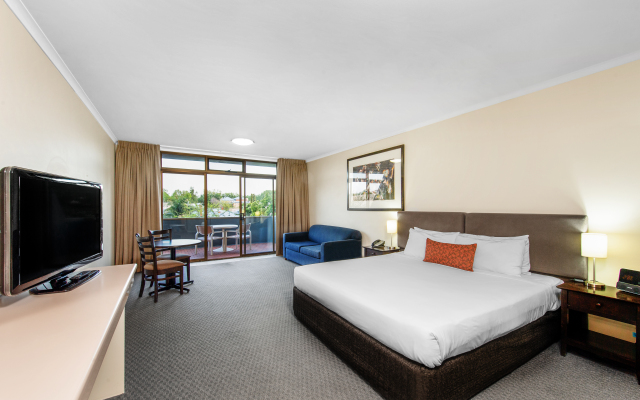 Comfort Hotel Adelaide Meridien