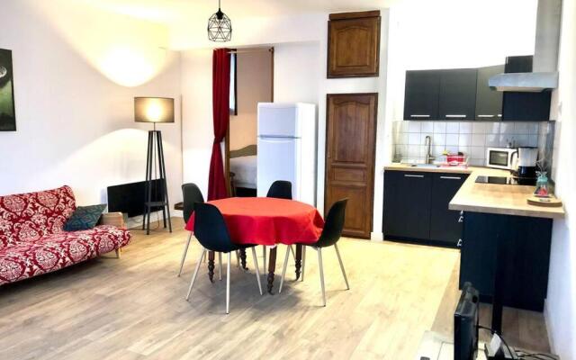 Appart proche gare + Parking , Impasse tranquille