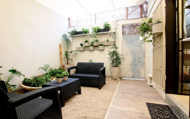 Modern Central Studio 5 min to Beach