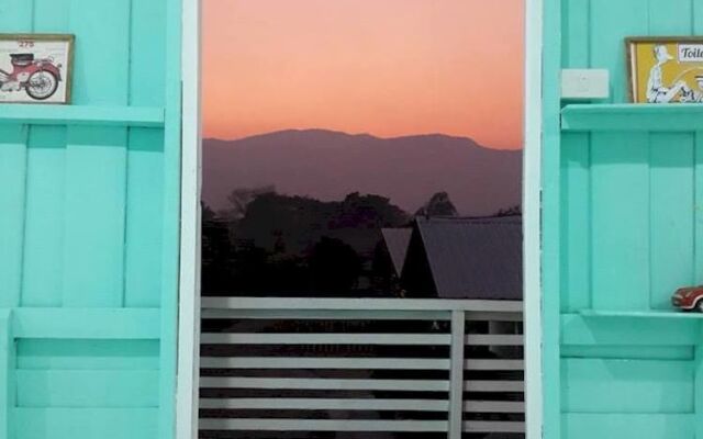 Hug Baan Guesthouse