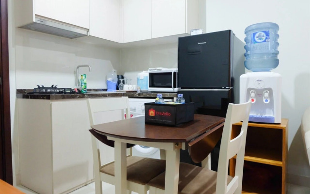 Homey and Modern 2BR Puri Mansion Apartment