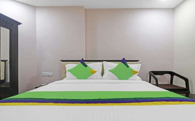 Treebo Trend Purple Square Hotel
