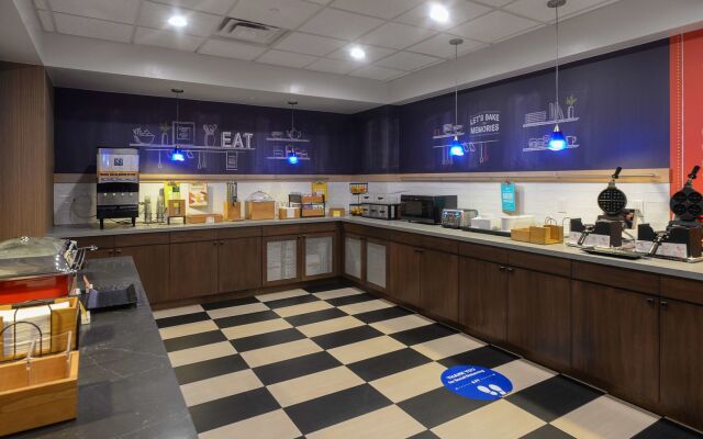 Hampton Inn & Suites ATL-Six Flags