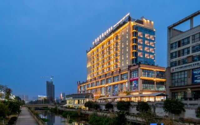 Yibin moon Peninsula Light Hotel(University City & Exhibition Center)