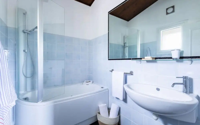 Villa Amelie With 2 Bedrooms and 2 Bathrooms