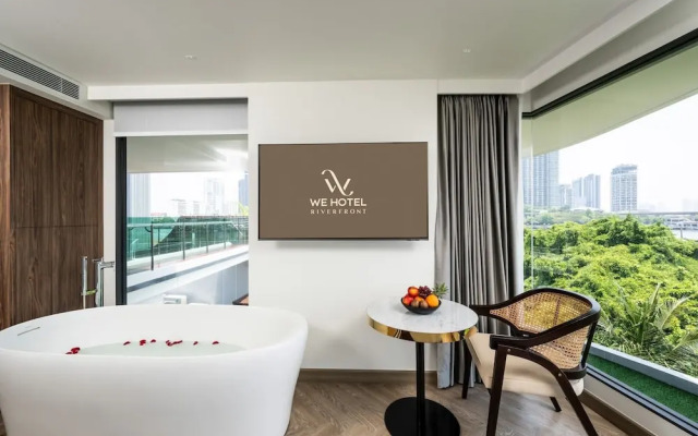 We Hotel Riverfront