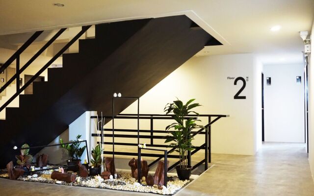 B-Black Hotel Chonburi