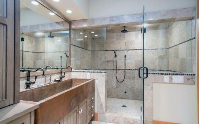 Grand Vista - 5 Br Home