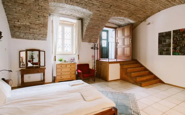 Hunyadi 4 Apartment I.