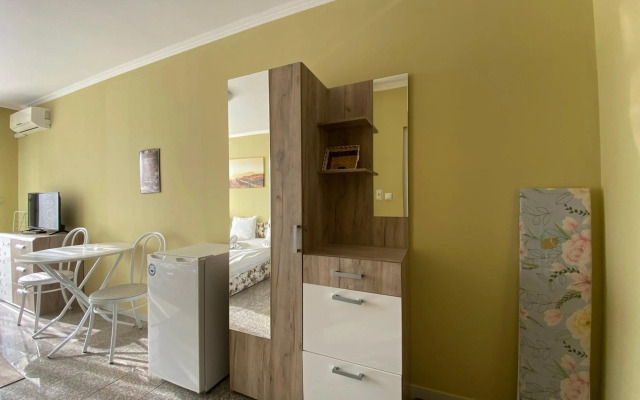 One Bedroom Apartment Admiral Plaza C 45