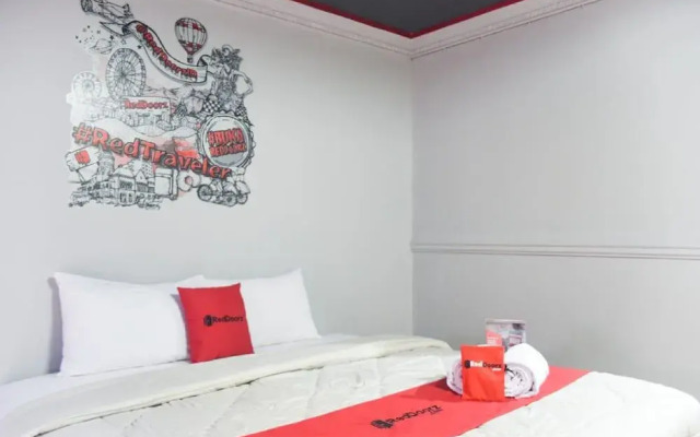 RedDoorz Plus near Senen 2