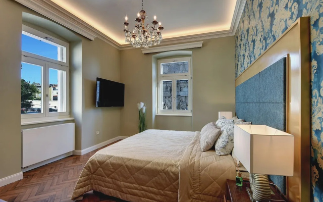 Arena & Seaview Luxurious Residence